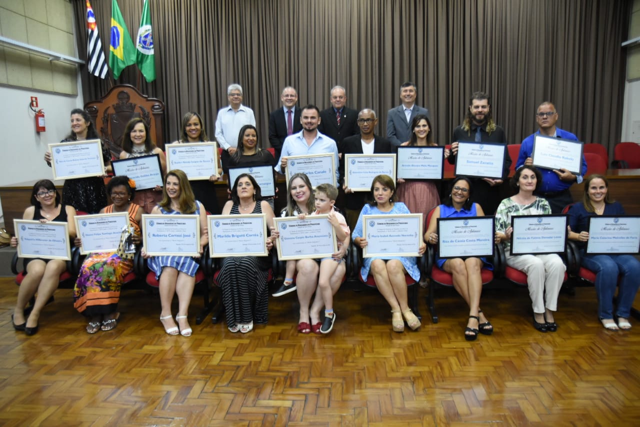 Read more about the article Bebel é homenageada pela Câmara de Piracicaba com diploma de “Mérito Magistério”